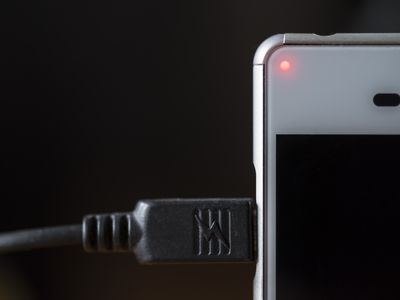 ZDNet's Top Picks: Unstoppable 140W Multi-Device Charger That Goes the Distance Before Recharging - Why You Need It Now!